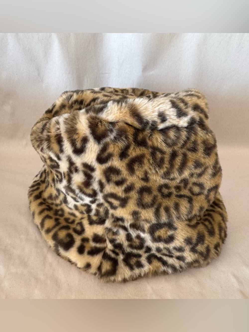 Ben Berger Luxury Collection Oversized Faux Fur Leopard Bucket Hat 90s Y2K - Picture 2 of 6